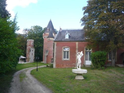 Morigny-Champigny House | LA DEMEURE DE LA JUINE
