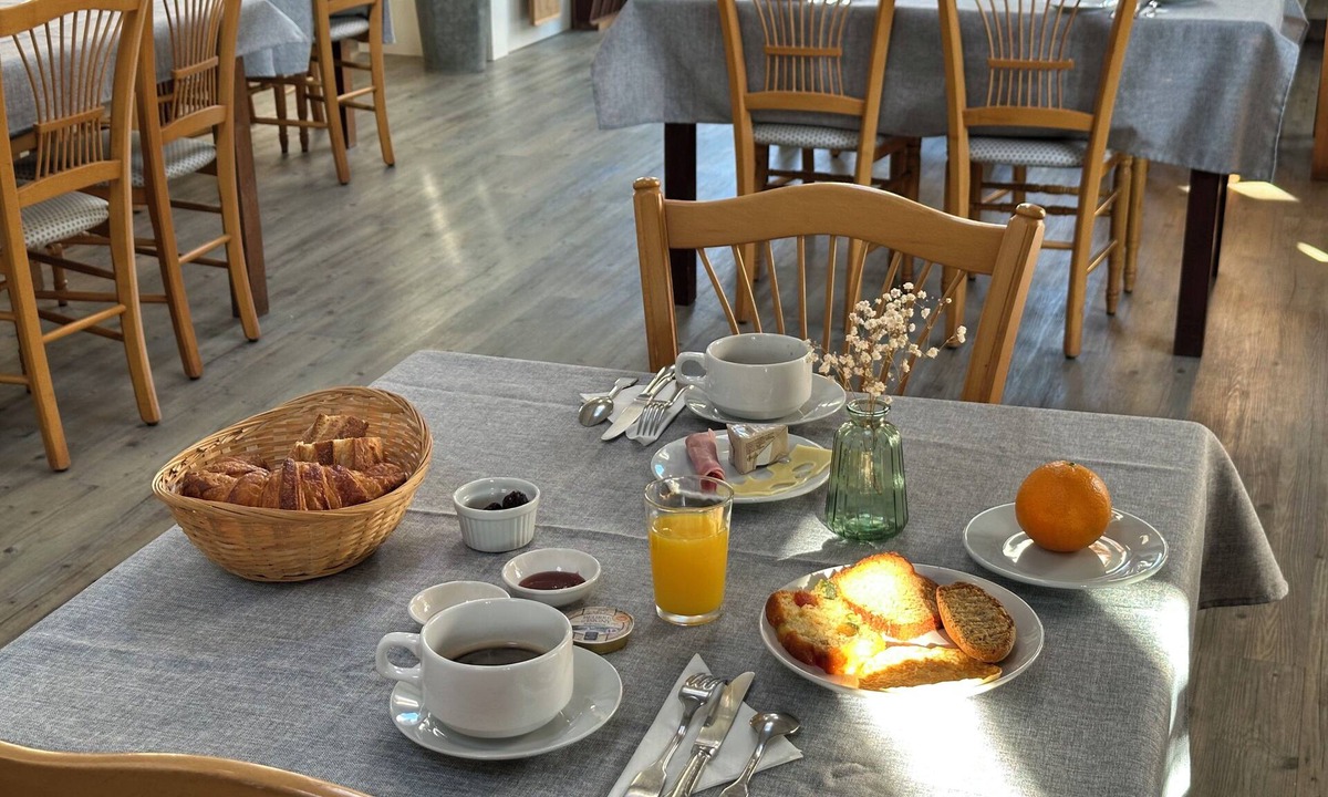 Quettehou Hotel | La Demeure Du Perron