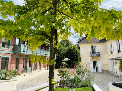 Precy-sur-Oise Bed & Breakfast | LA DEMEURE