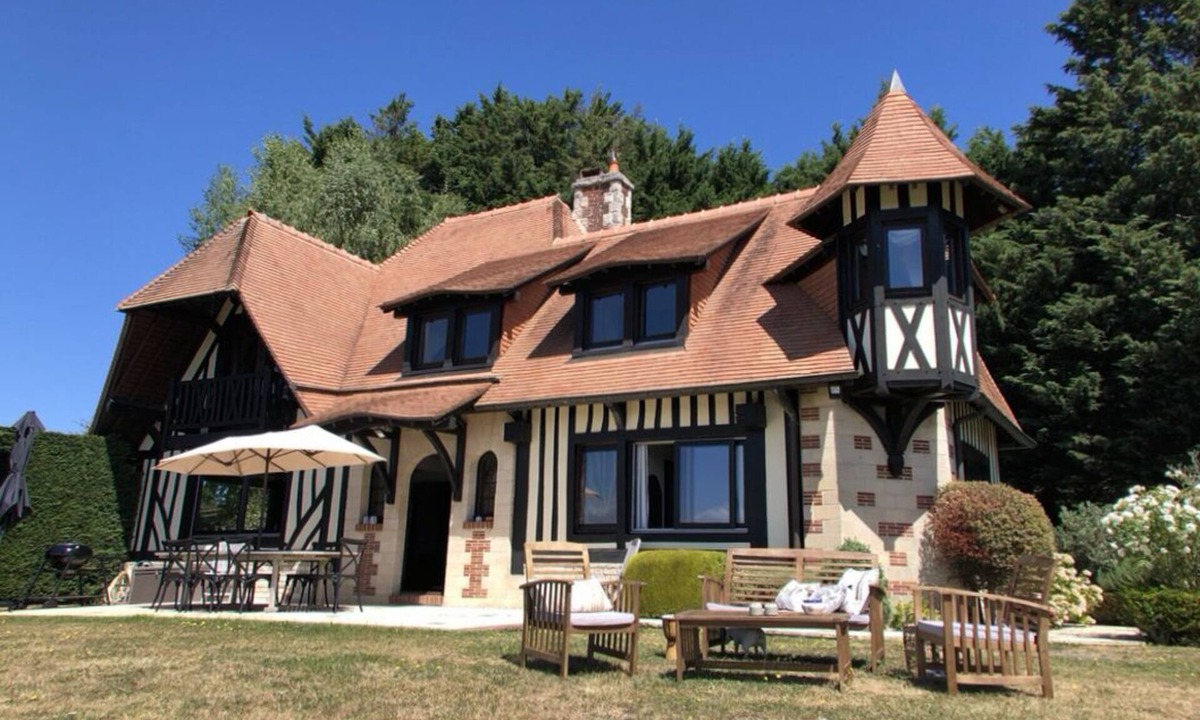 Saint-Martin-aux-Chartrains House | La demeure Panoramique