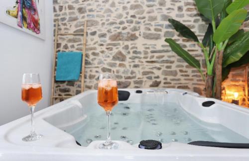 Centre ville - Urbanistes Apartment | La douce nuit appartement jacuzzi fougères