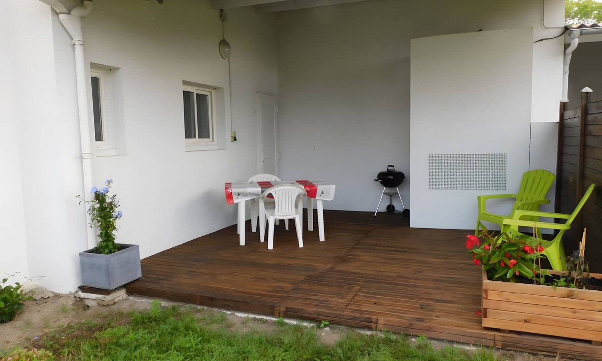 Lesperon Apartment | La Dune - Domaine Des Landes with Shared Pool, Covered Private Terrace, and Shared Garden