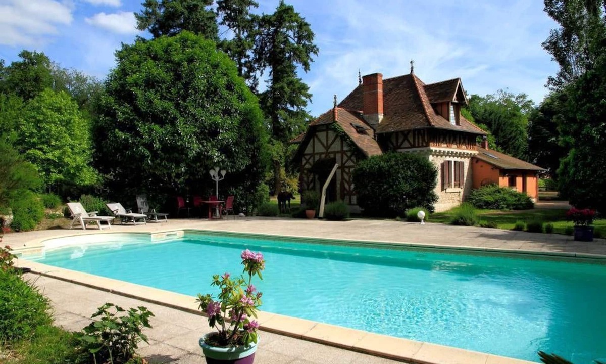 Saint-Florent-sur-Cher House | La Faisanderie