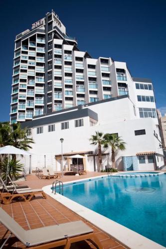 Coveta Fuma Hotel | La Familia Gallo Rojo