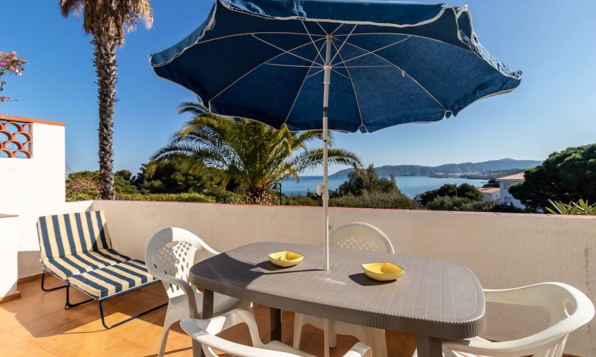 Llanca Apartment | La Farella La Coma 65 - Apartment with sea views