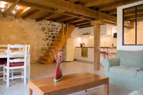 Saint-Germain-Du-Puch House | La Ferme - Château Le Noble