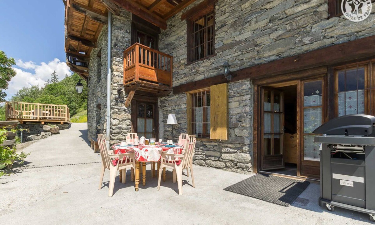 Montvalezan House | LA Ferme D'aurelie - Leonie