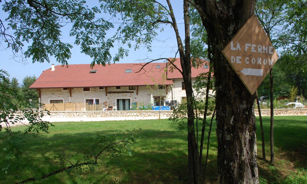 Belley Bed & Breakfast | La Ferme de Coron