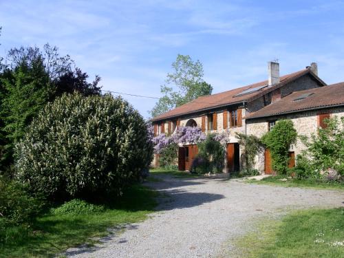 Bonnac-la-Cote Bed & Breakfast | La Ferme de Leychoisier