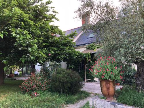 Allonnes House | LA FERME DE RUSSÉ