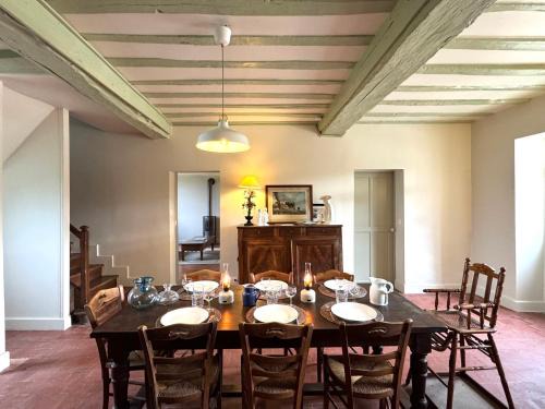 Vendeuvre House | La Ferme du Château de Grisy - Piscine - Calme - Jeux