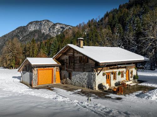 Thones House | La Ferme du Cortet - OVO Network