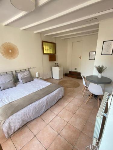 Vinsobres Hotel | La Fontaine de Vinsobres