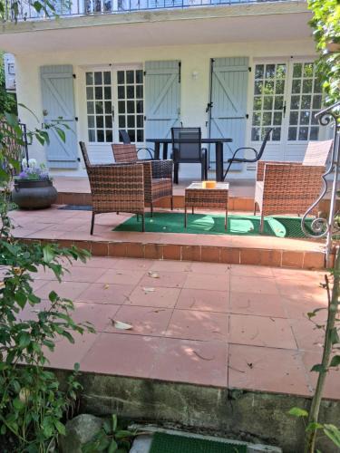 Hagetmau Apartment | La fontaine des Cagots