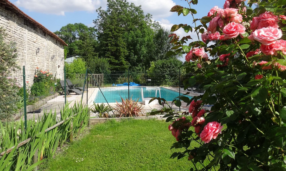 Sainte-Severe Bed & Breakfast | La Fontenelle chambres d'hôtes