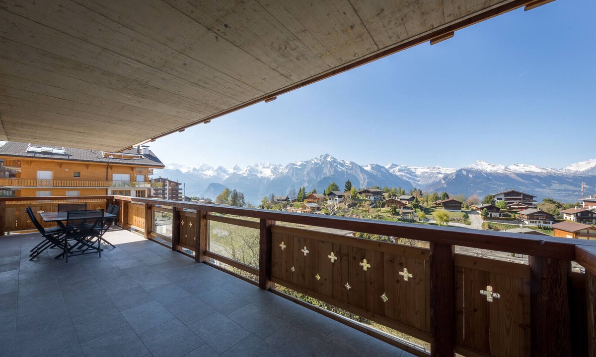 Saint-Pierre-de-Clages Apartment | La Forêt 5 - Spa access