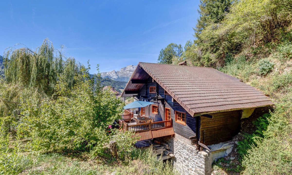 Manigod House | La Forge - Three Bedroom House, Sleeps 12