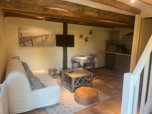 Monts Bed & Breakfast | la fouasserie 1 grand lit parental et 1 clic clac 140 1 a 4 personnes