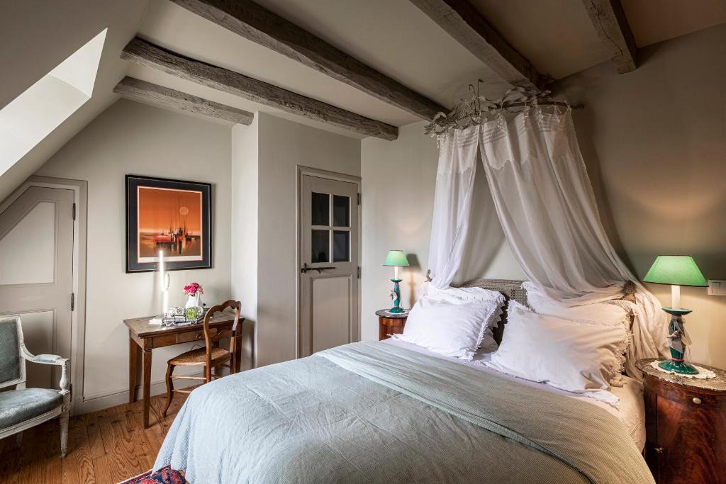 Chaussenac House | La Fournio