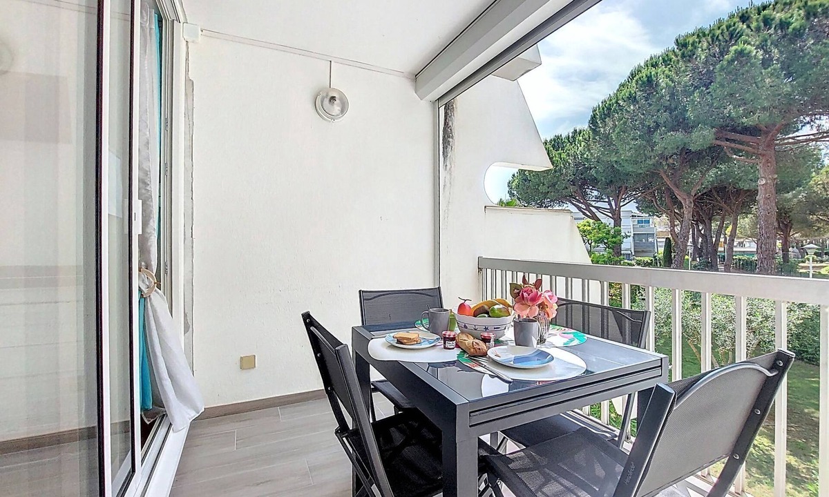 Le Grau-Du-Roi Apartment | La Frégate by Interhome