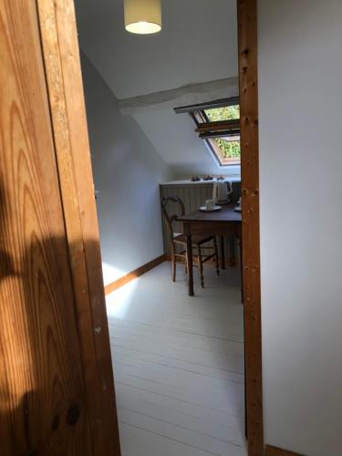 Saint-Georges-de-Reintembault Bed & Breakfast | La Chambrette La Canopée du Mont