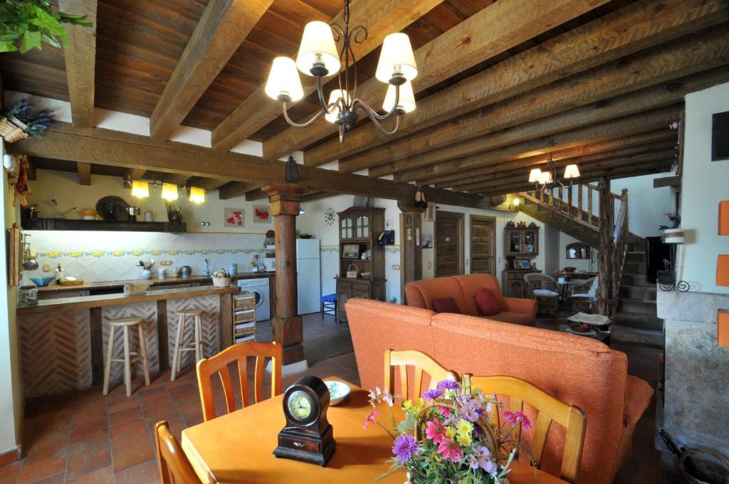Caballar House | La Fuente de Pavia