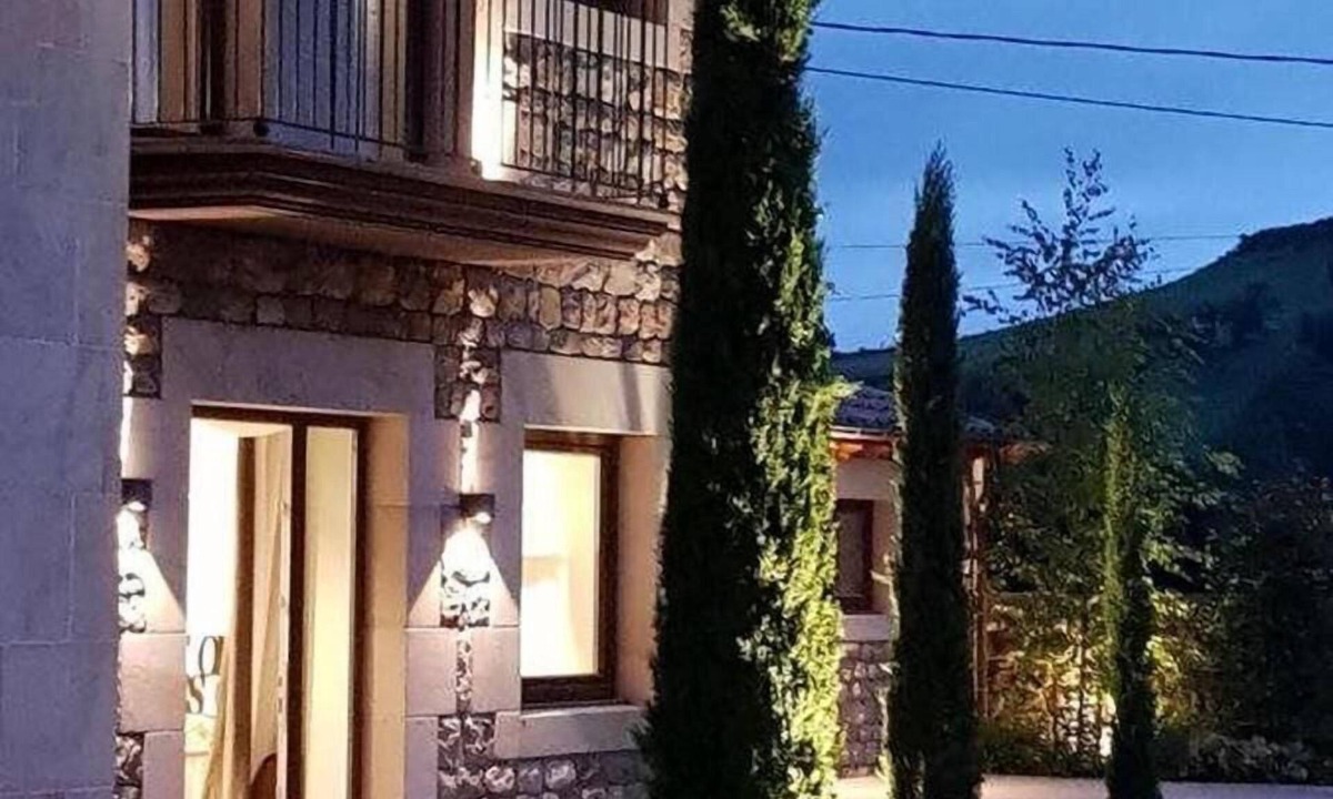 Vispieres Hotel | La Fuentona De Santillana