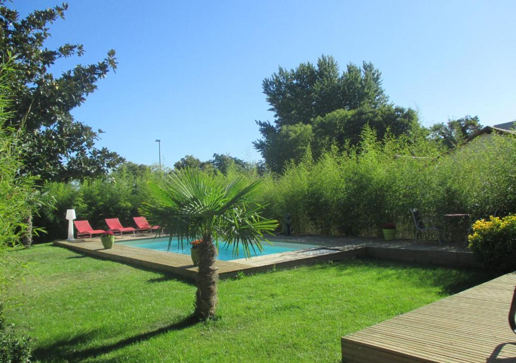 Bonnefoy-Roseraie-Gramont Bed & Breakfast | La Galerie
