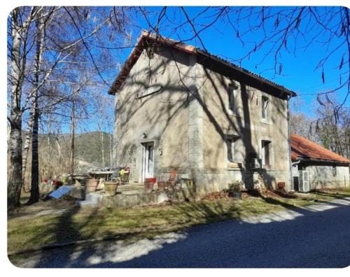 Saint-Laurent-du-Pape House | La Gare