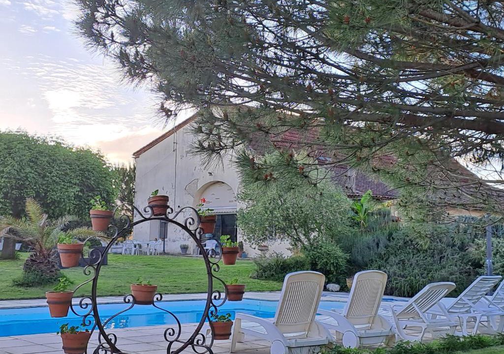Virazeil Bed & Breakfast | La Garenne