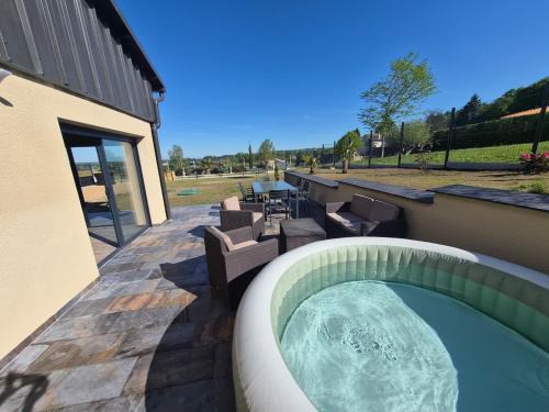 Thiers House | La Gelinotte gîte avec jardin et spa