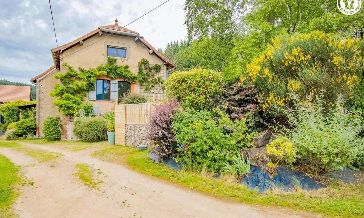 Montmelard House | La Glycine - MONTMELARD