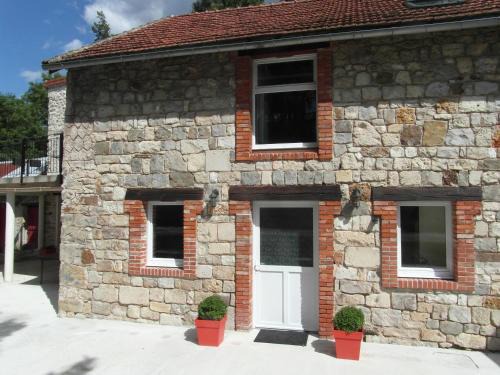 Verneuil House | La Grand Cour