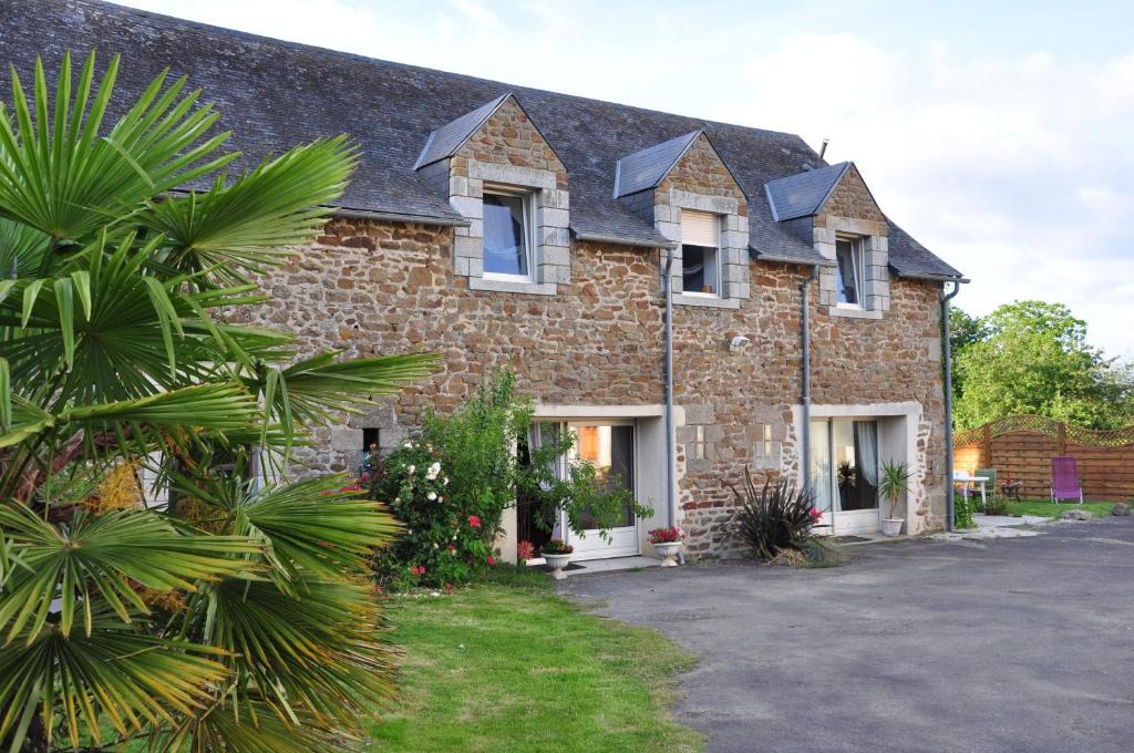 Saint-Georges-Buttavent Bed & Breakfast | La Grande Malardiere