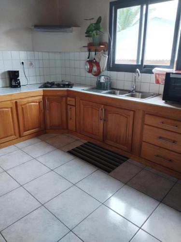 Gouzon Apartment | La grande table