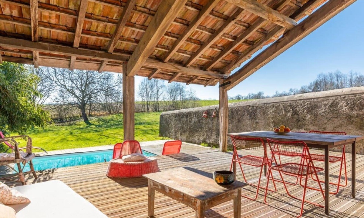 Labastide-Villefranche House | La Grange: Between sea and mountains, spacious gîte with private pool.