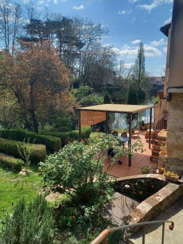 Castres House | La Grange Aux Mille Feuilles