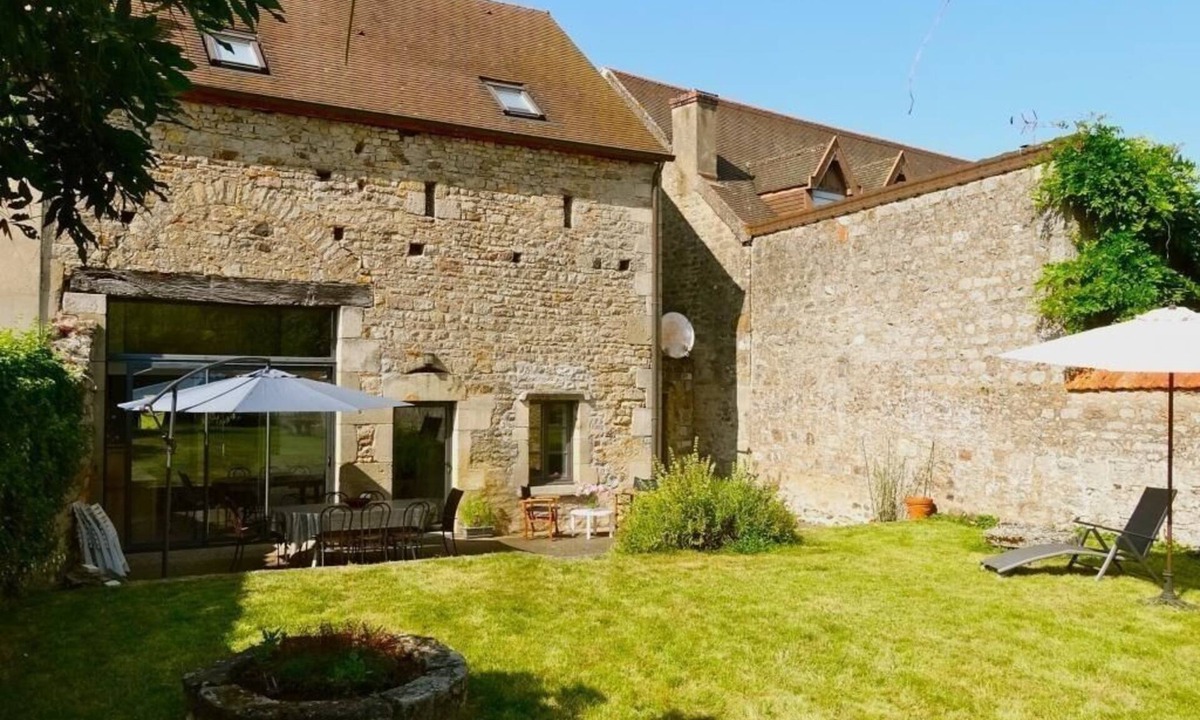 Saint-Emiland House | La Grange D'ernest - Saint-emiland