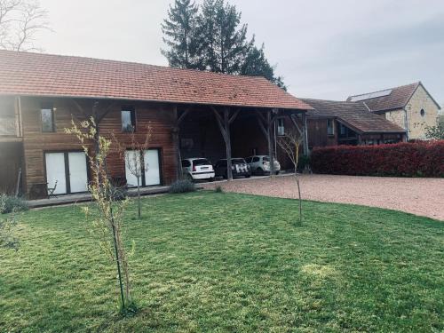 Saint-Parize-le-Chatel Bed & Breakfast | La Grange de l’Ouche