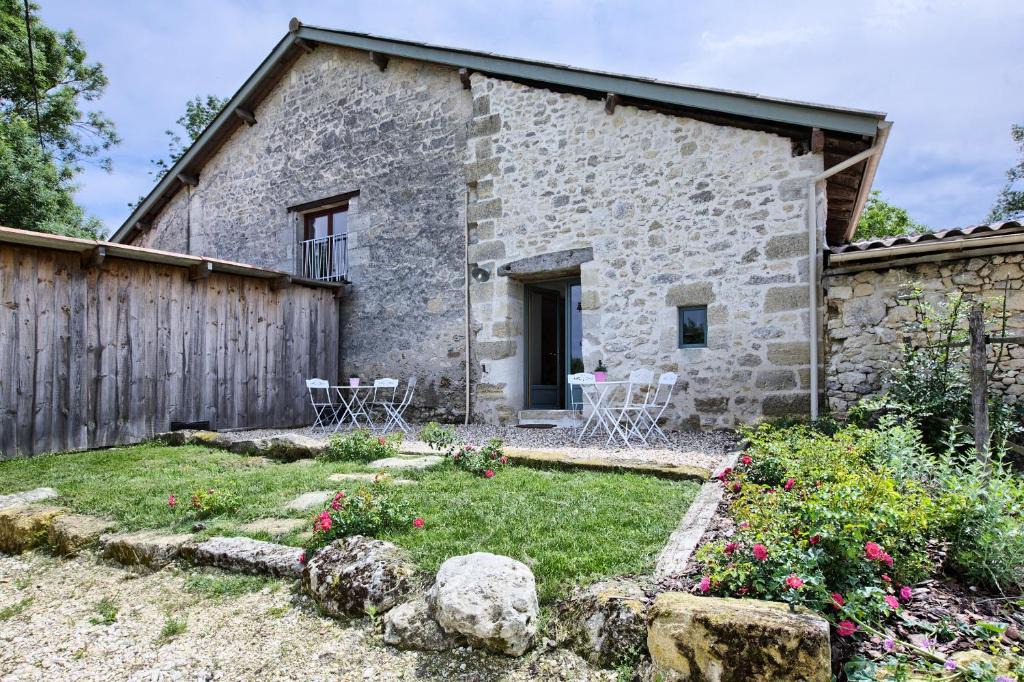 Verac Bed & Breakfast | La Grange d'Oustaud