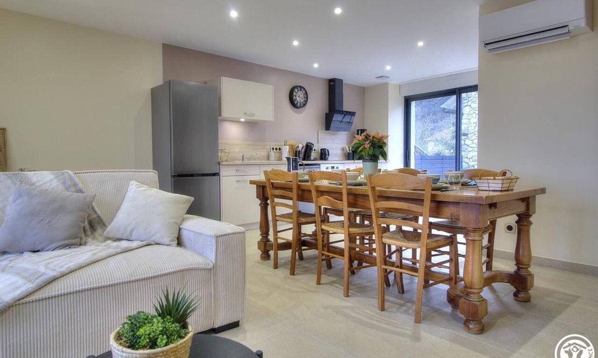 Corbonod House | La Grange des Fontaines