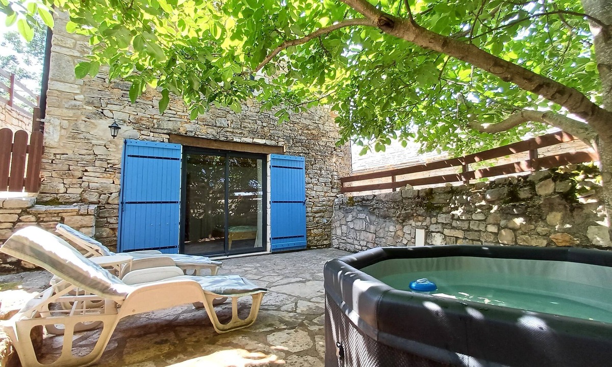 Hures-la-Parade House | La Grange du Méjean, gite de France, SAUNA+SPA, 1 pet allowed