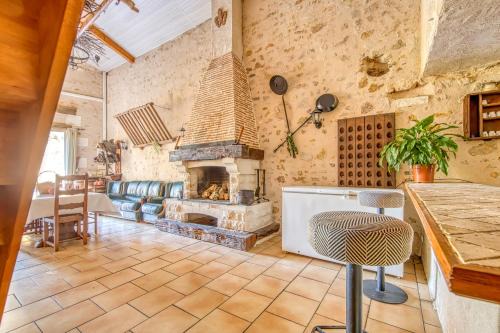 Guizengeard House | La Grange
