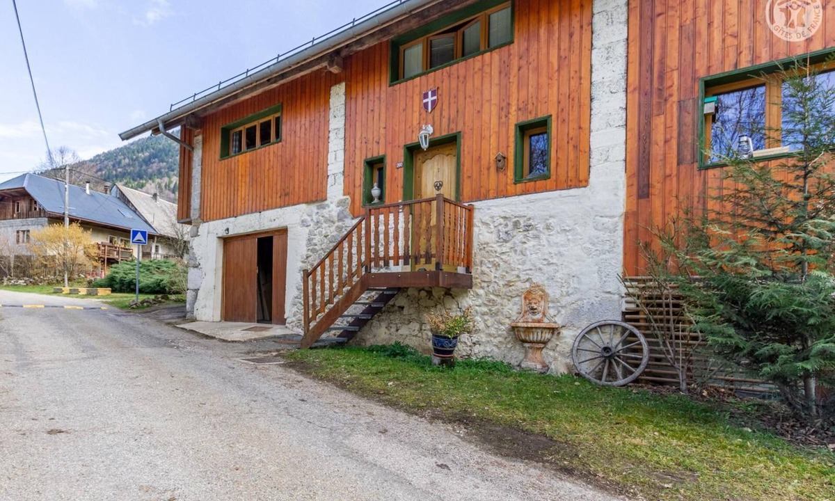 Le Noyer House | LA GRANGE - LE NOYER