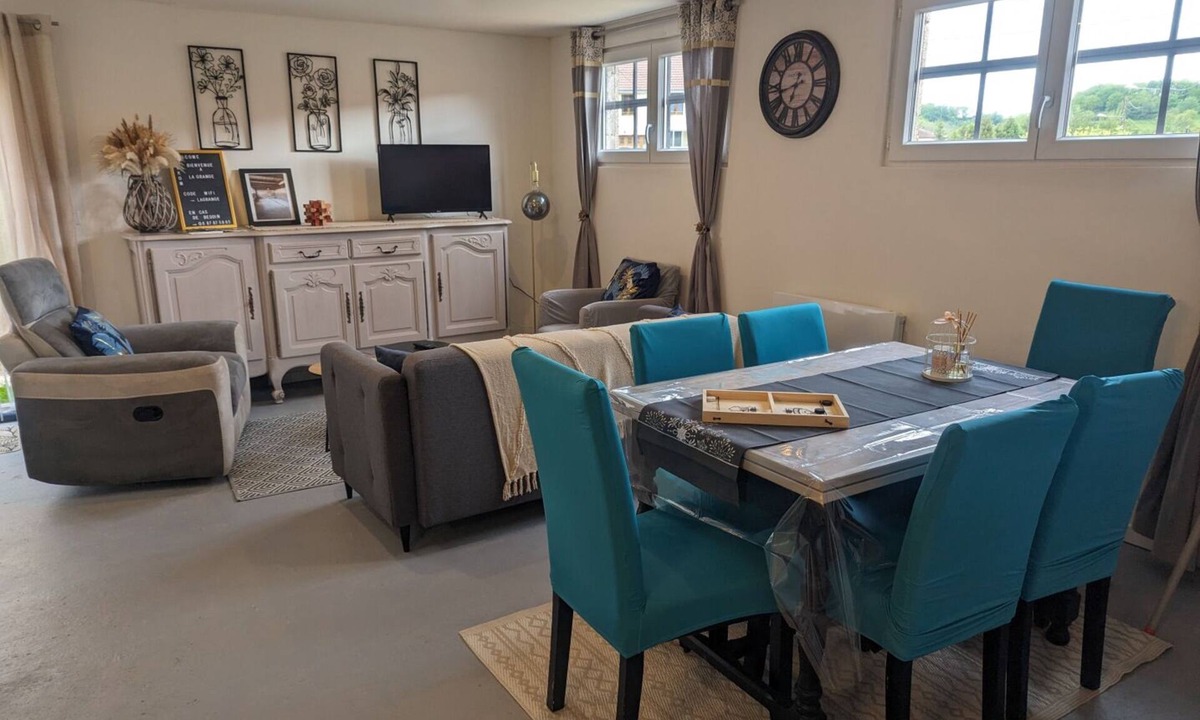 Neuilly-l'Eveque House | La Grange - Neuilly l'Evêque