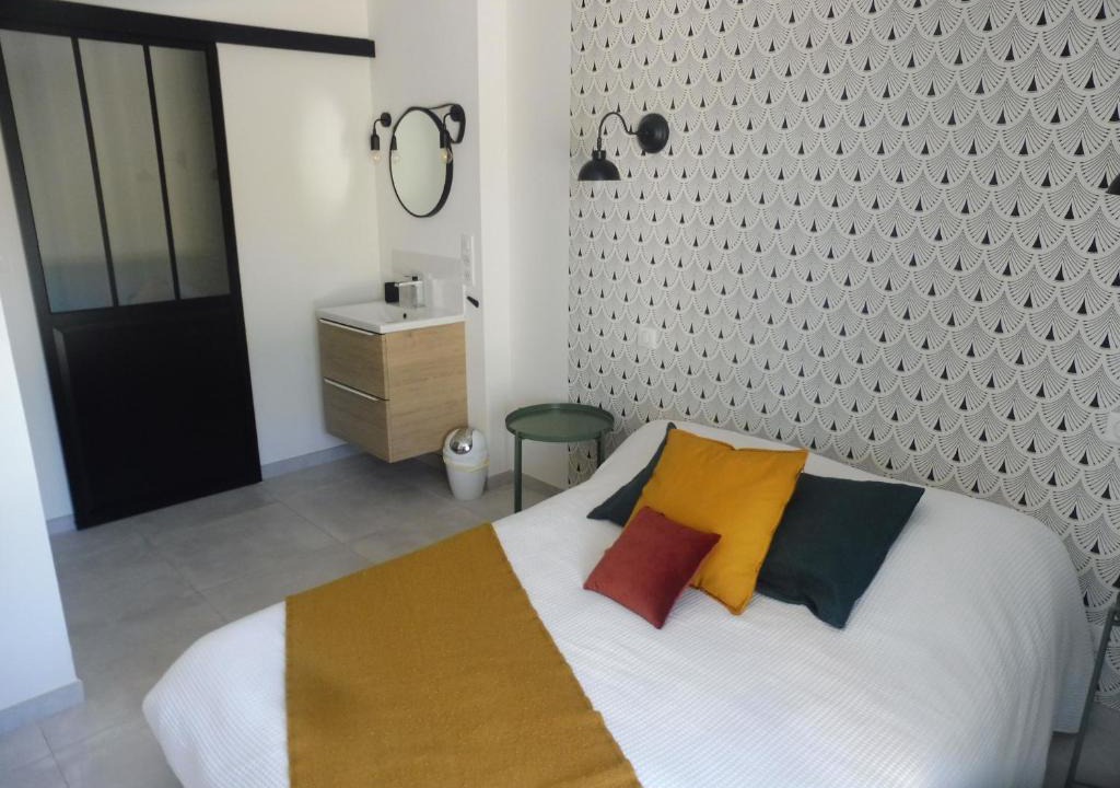 Lias House | La Grimoise, chambre d'hôte à la campagne