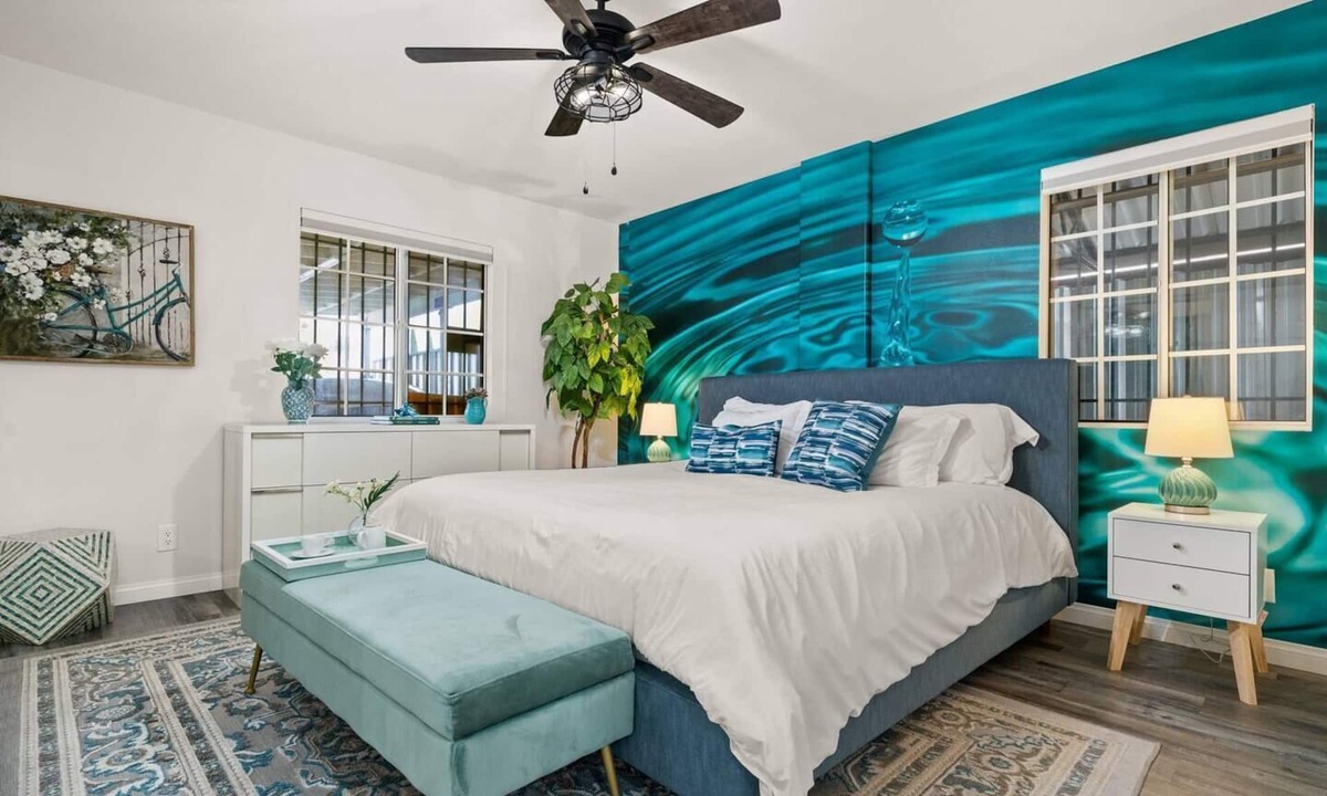 Los Angeles House | LA Group Stay Sleeps 10 Parking+Near SoFi+LAX