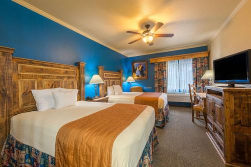 Near East Side Hotel | La Hacienda Inn near Alamodome & Riverwalk