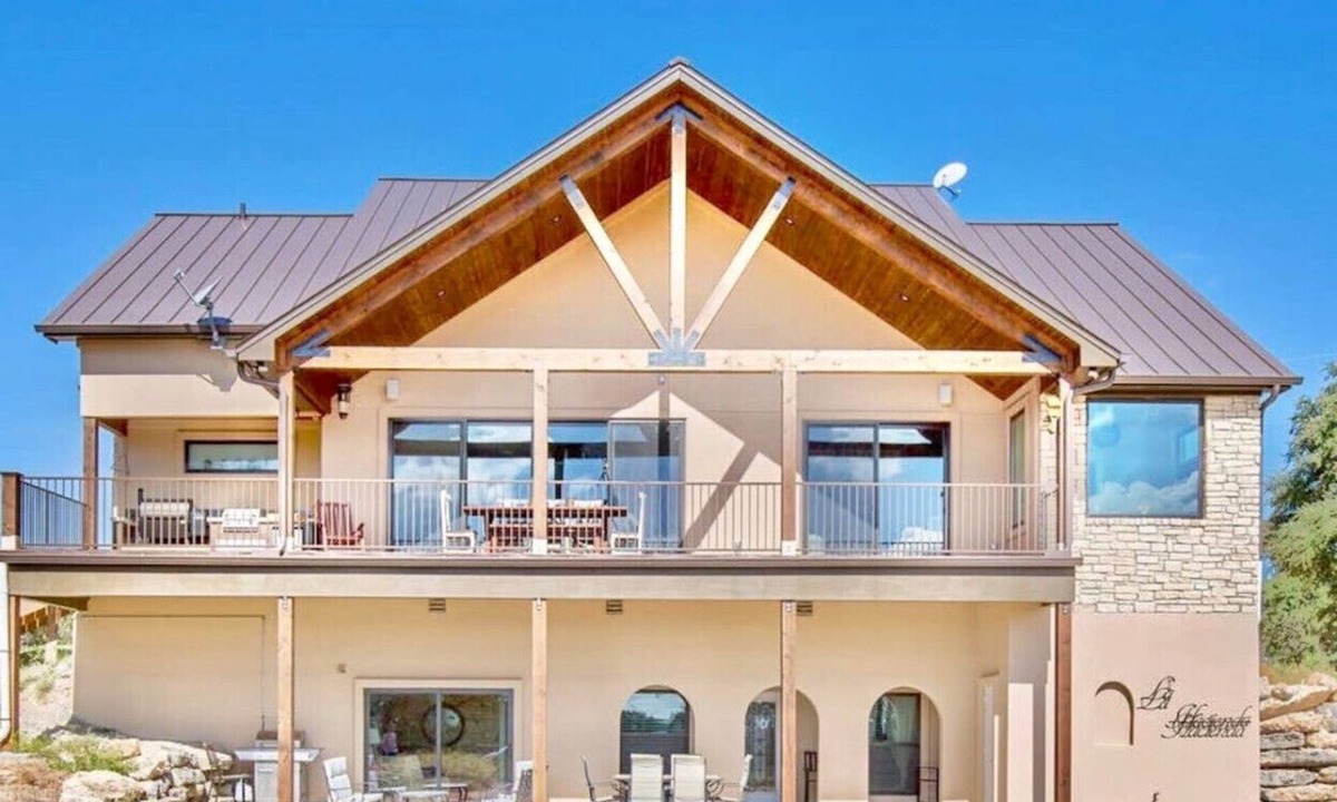 Dripping Springs House | La Hacienda Retreat Brewery Pool Playground