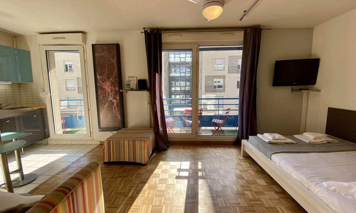 Yves Farge - Le Fleuve Apartment | LA HALLE - with balcony and parking